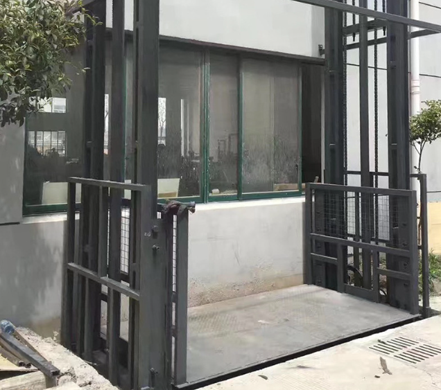 城厢导轨式施工升降机助力民生工程提速增效